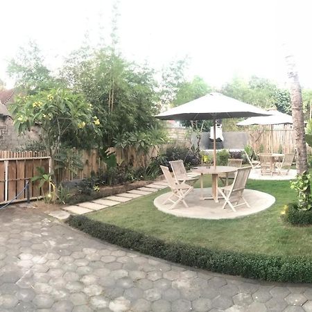 The Packerbox Hostel Batununggul Екстериор снимка