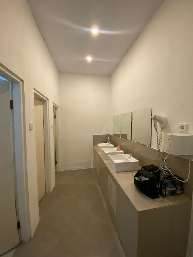 The Packerbox Hostel Batununggul Екстериор снимка