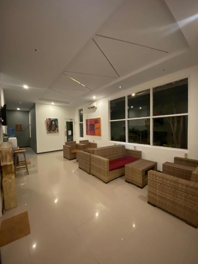 The Packerbox Hostel Batununggul Екстериор снимка