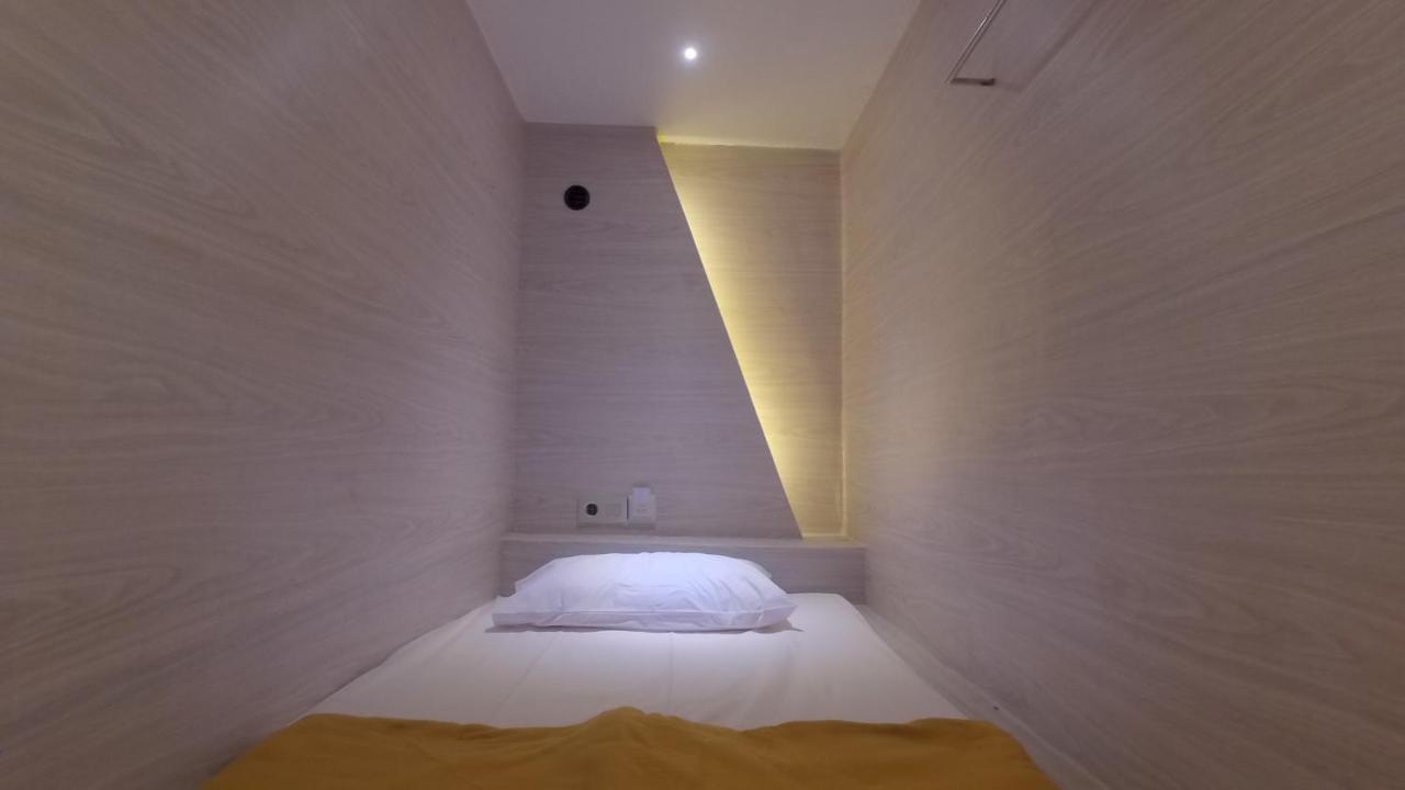 The Packerbox Hostel Batununggul Екстериор снимка